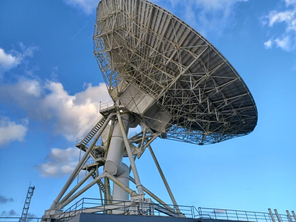 32-metre antenna infrastructure at Alfouvar, Sintra, Portugal.